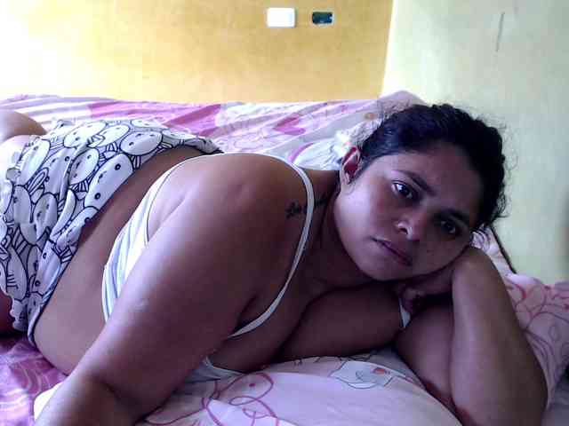 mia-naughty webcam