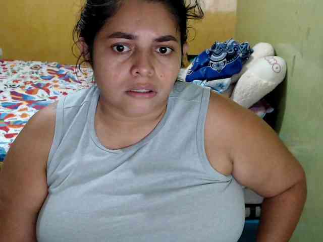 mia-naughty webcam