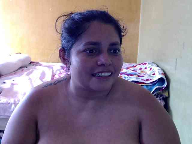 mia-naughty webcam
