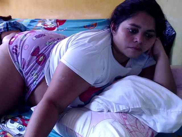 mia-naughty Live Webcam on BongaCams