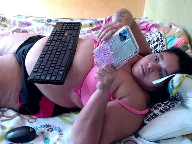 mia-naughty webcam