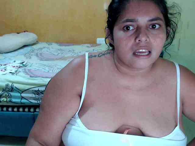 mia-naughty webcam