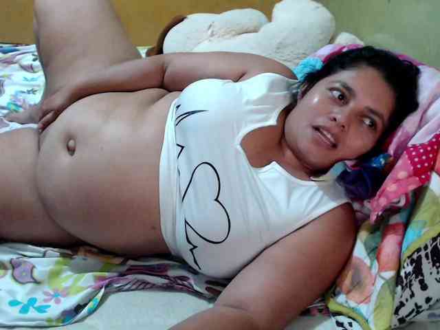 mia-naughty webcam