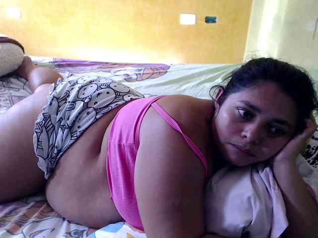 mia-naughty webcam