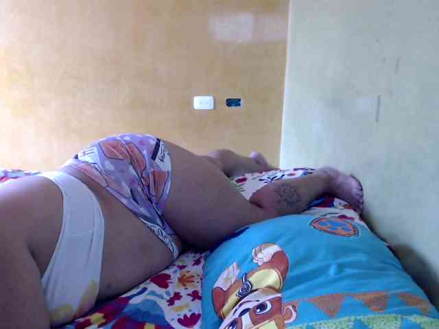 mia-naughty webcam