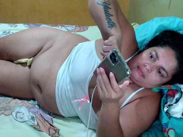 mia-naughty webcam