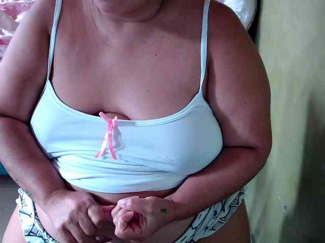 mia-naughty webcam