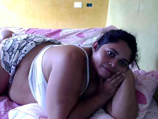mia-naughty webcam