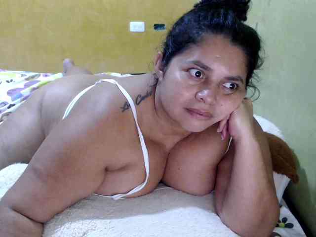 mia-naughty webcam