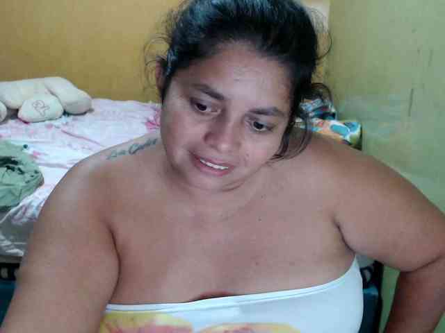 mia-naughty webcam