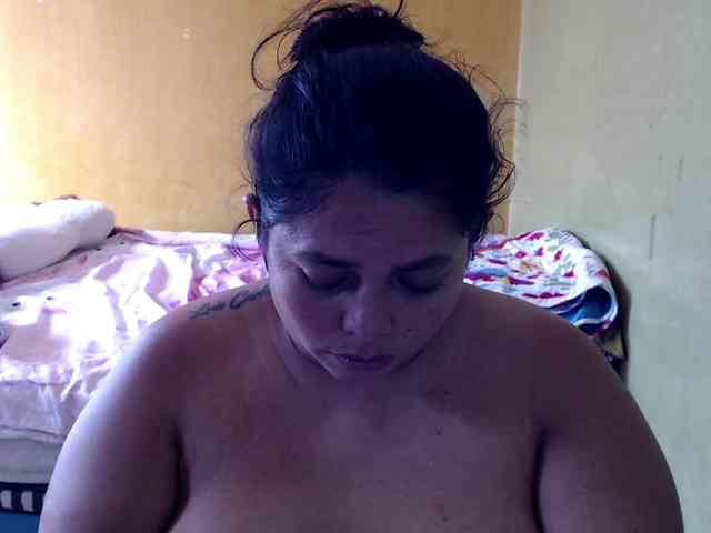 mia-naughty webcam