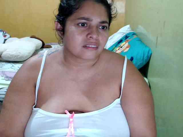 mia-naughty webcam