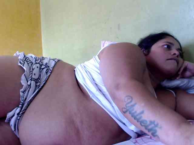 mia-naughty webcam