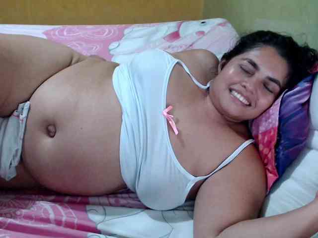 mia-naughty webcam
