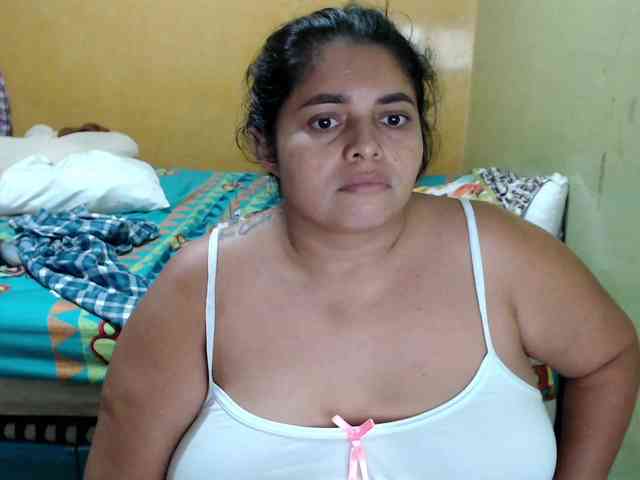 mia-naughty webcam