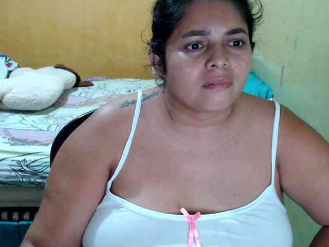 mia-naughty webcam