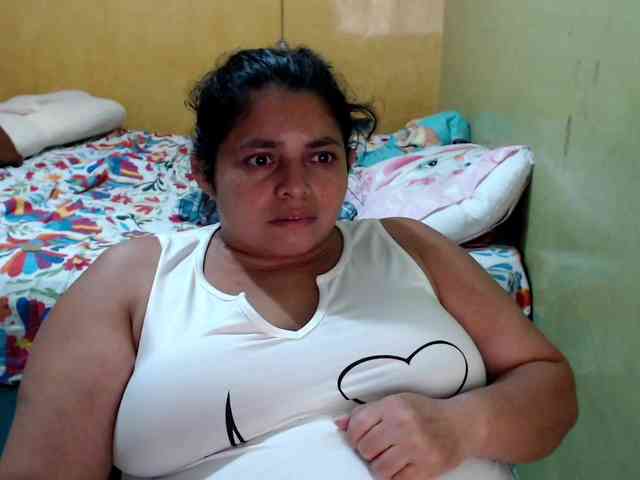 mia-naughty webcam