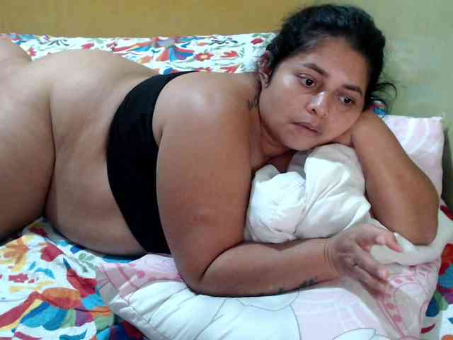 mia-naughty webcam