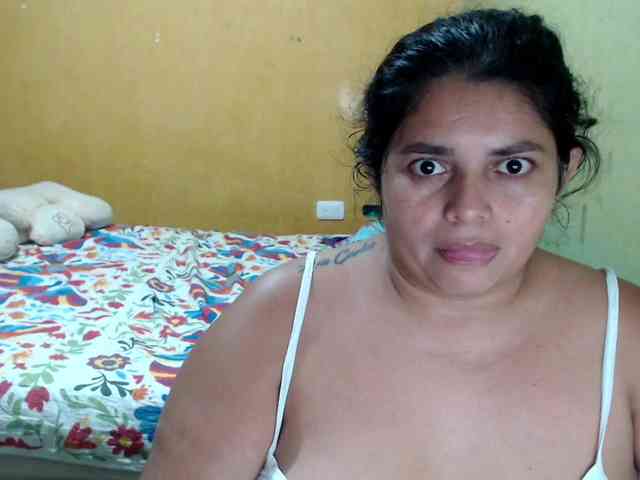 mia-naughty webcam