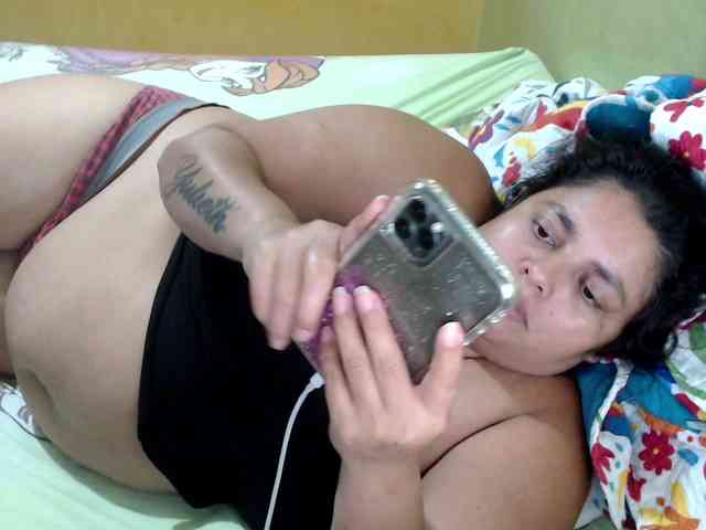 mia-naughty webcam