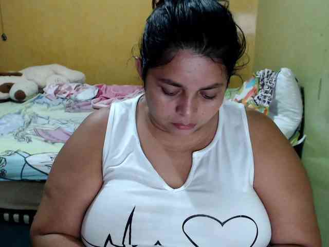 mia-naughty webcam