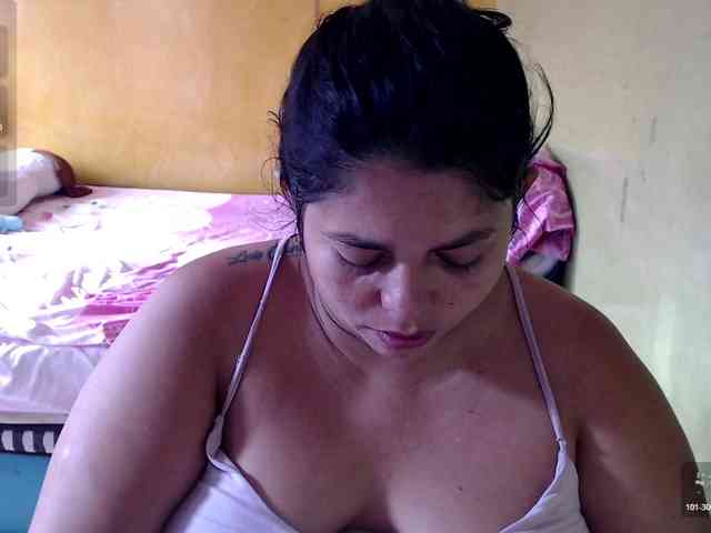 mia-naughty webcam