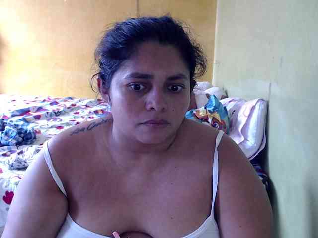 mia-naughty webcam