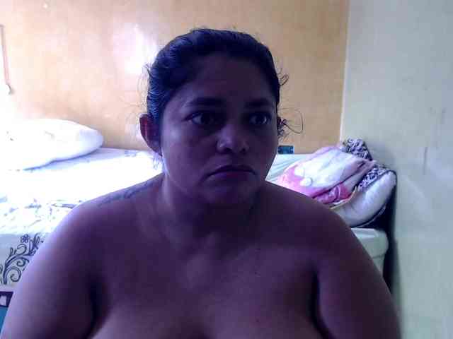 mia-naughty webcam