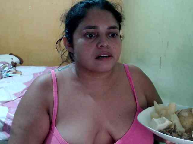mia-naughty webcam