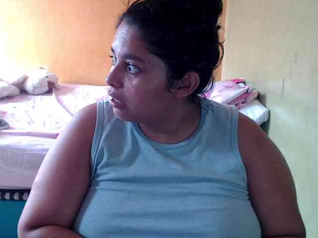 mia-naughty webcam