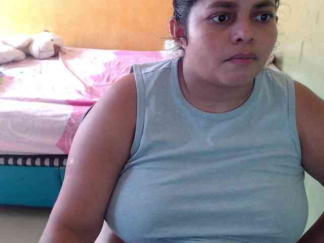 mia-naughty webcam