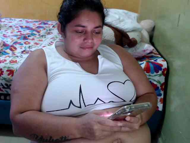 mia-naughty webcam