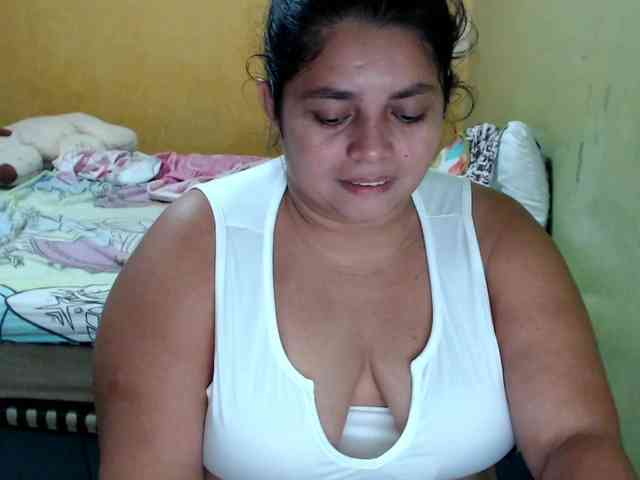 mia-naughty webcam
