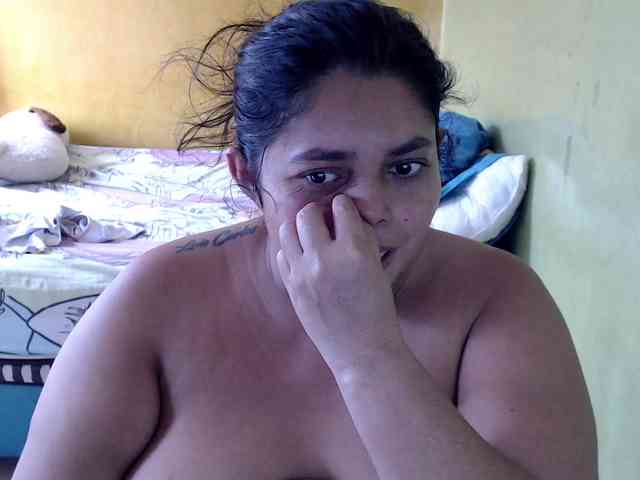 mia-naughty webcam