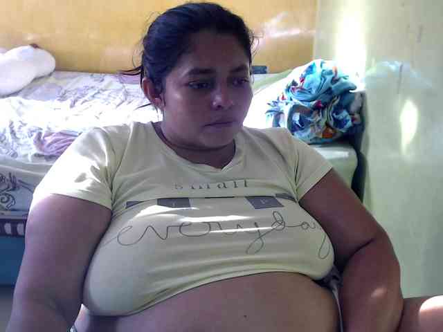 mia-naughty webcam