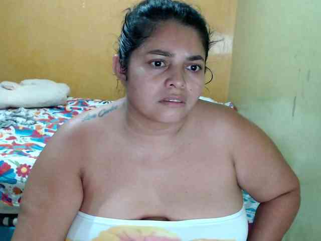 mia-naughty webcam