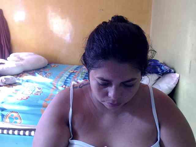 mia-naughty webcam