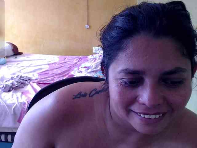 mia-naughty webcam