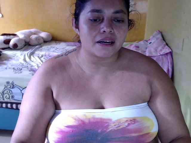 mia-naughty webcam