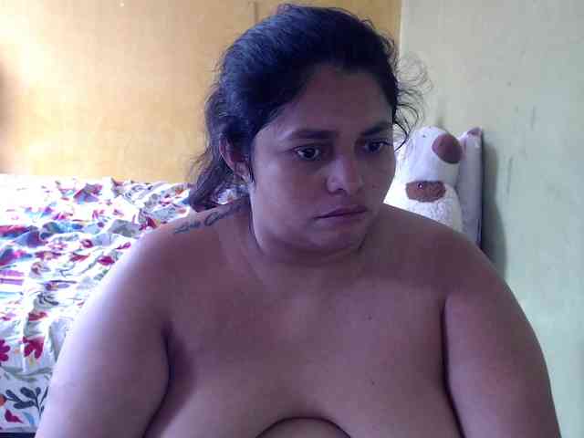 mia-naughty webcam