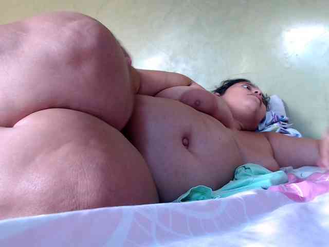 mia-naughty webcam