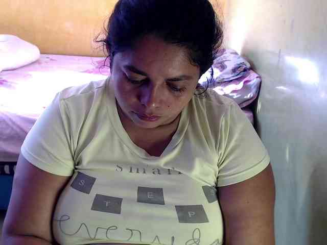 mia-naughty webcam