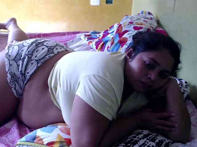 mia-naughty webcam