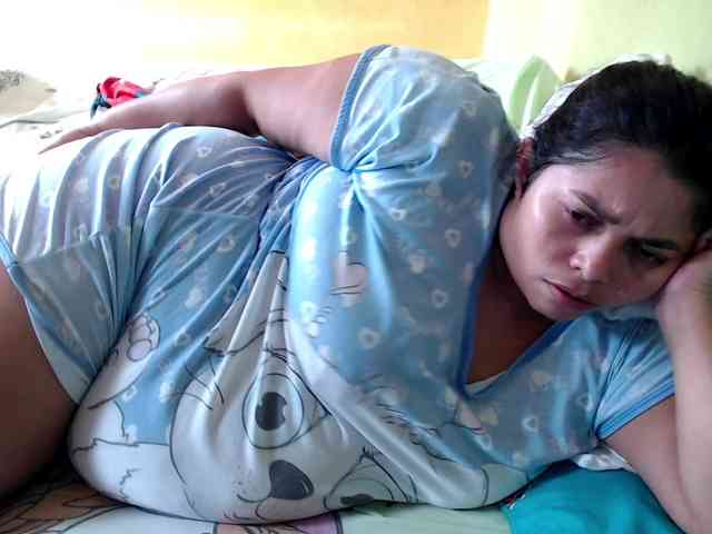 mia-naughty Live Webcam on BongaCams