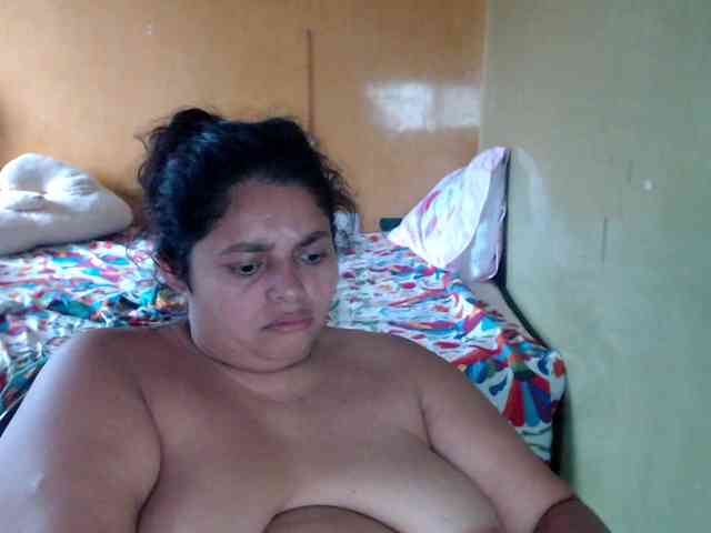 mia-naughty webcam