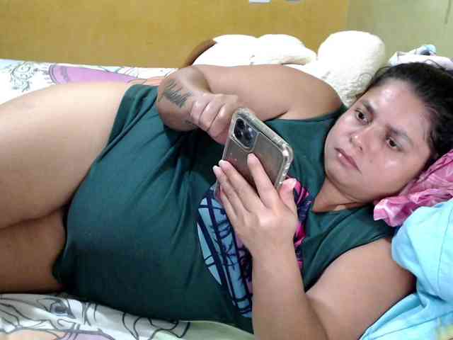 mia-naughty webcam