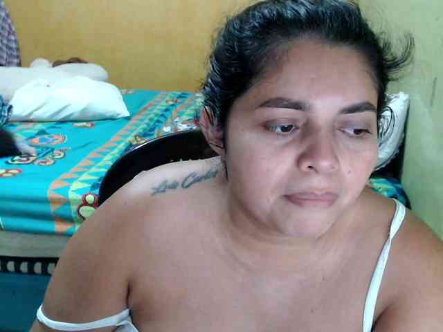 mia-naughty webcam