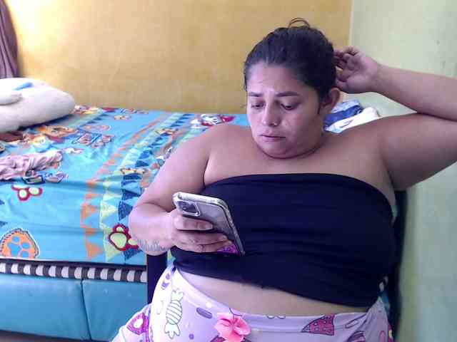 mia-naughty webcam