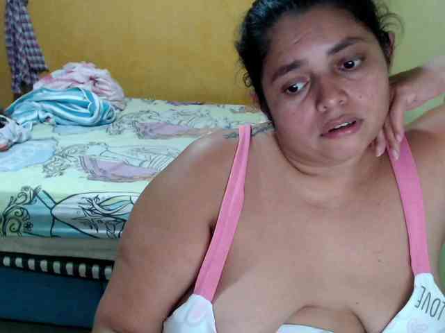 mia-naughty webcam