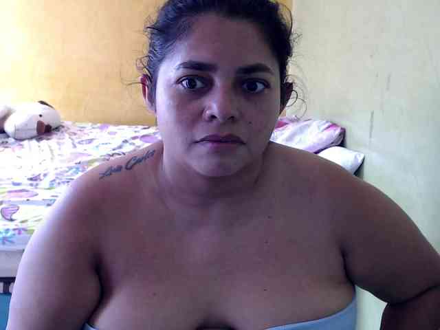 mia-naughty webcam